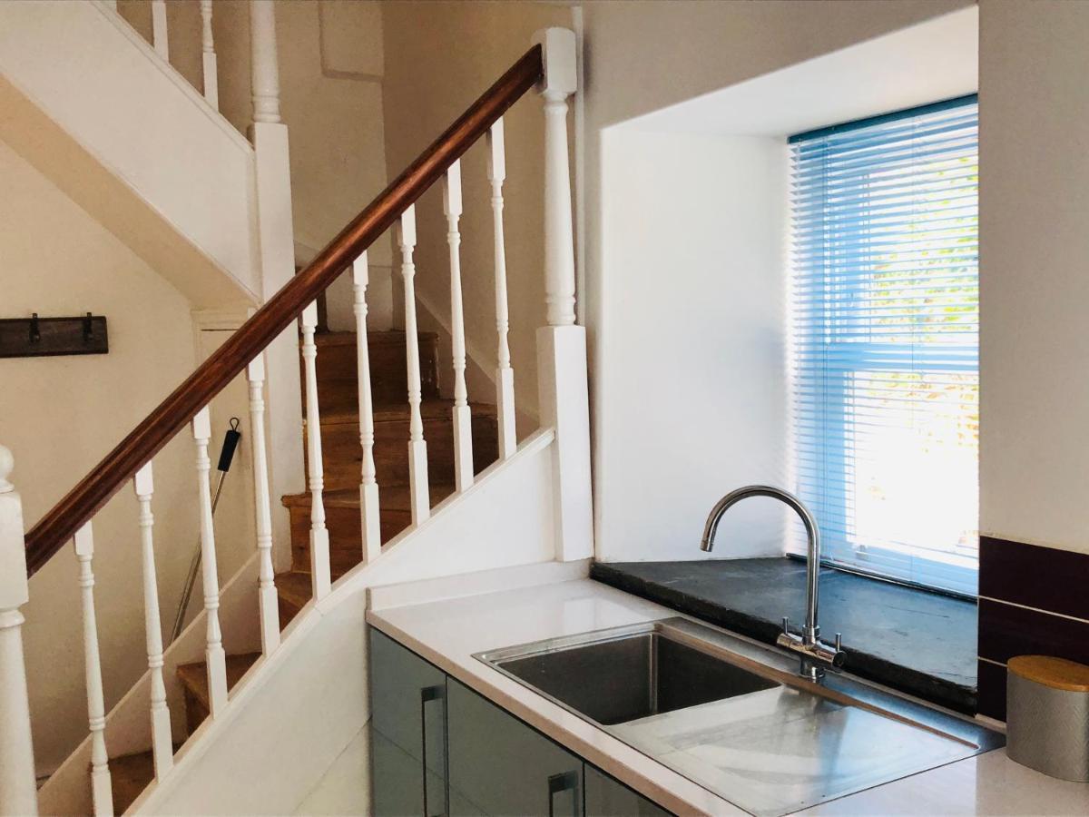Mount Cottage Newcastle Emlyn Ngoại thất bức ảnh